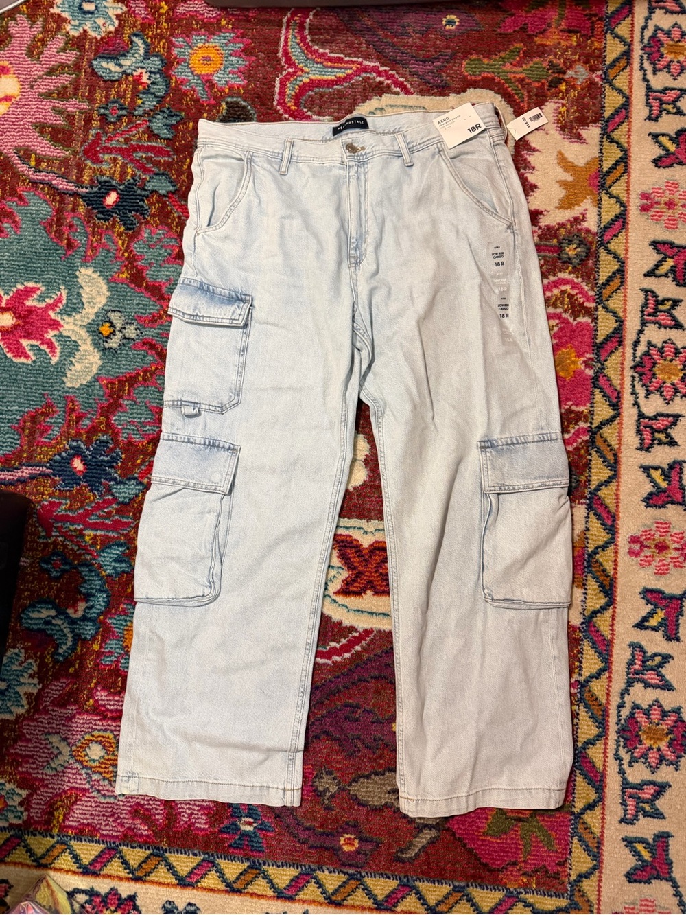 NWT Aero low rise cargo jeans